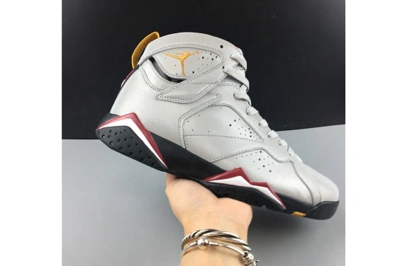 “REFLECTIVE CARDINAL” BV6281-006 AIR JORDAN 7 BV6281-006 0425